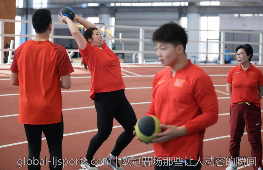 欧冠赛场那些让人动容的瞬间